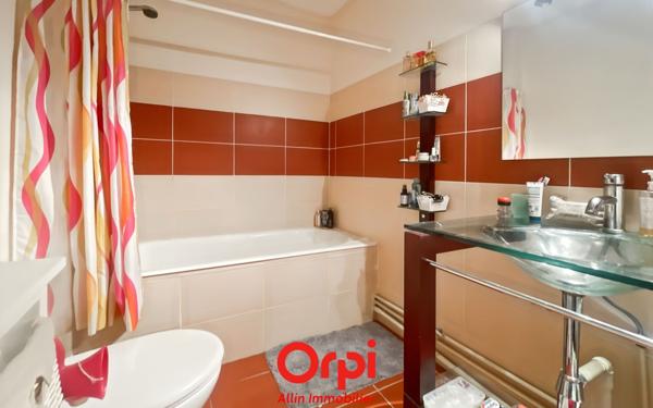 Appartement à vendre    1 pièce • 29 m2 Montluçon