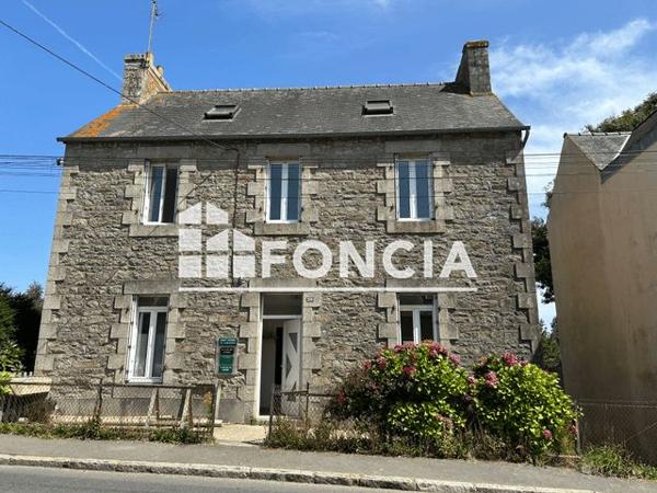 Location Appartement 4 pièces 65 m² - 209 RUE DE LA GARE Plouaret 22420