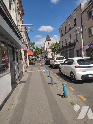 Sur la commune de Bagnolet (Seine Saint Denis) Bureau et activité médicale