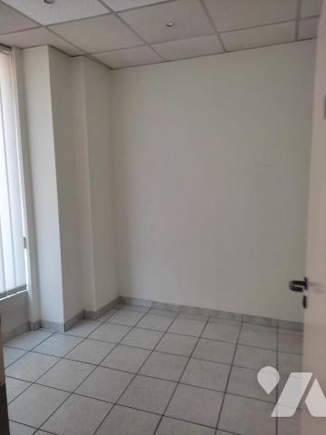 Sur la commune de Bagnolet (Seine Saint Denis) Bureau et activité médicale