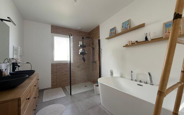 Maison à vendre    4 pièces • 121 m2 Amfreville