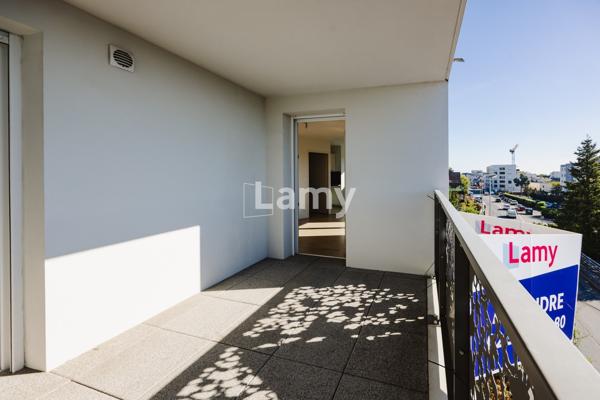 Parking + annexe + appartement