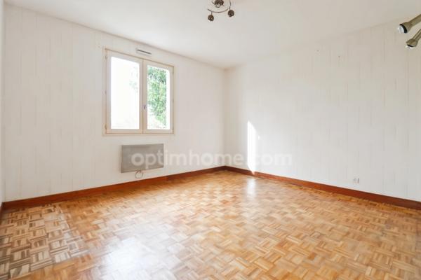 Maison de plain Pied de 104 m² - 7 pièces - 5 chambres - Véranda - Garage - sur parcelle de Terrain Clos de 1500 m² - MAGNAC LAVAL (87)