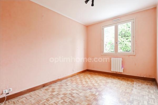 Maison de plain Pied de 104 m² - 7 pièces - 5 chambres - Véranda - Garage - sur parcelle de Terrain Clos de 1500 m² - MAGNAC LAVAL (87)
