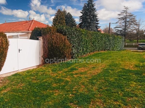 Maison de plain Pied de 104 m² - 7 pièces - 5 chambres - Véranda - Garage - sur parcelle de Terrain Clos de 1500 m² - MAGNAC LAVAL (87)