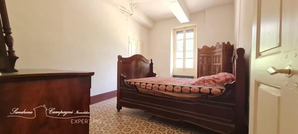 Caromb (84330) Partie de corps de ferme à rénover, à deux pas du coeur du village