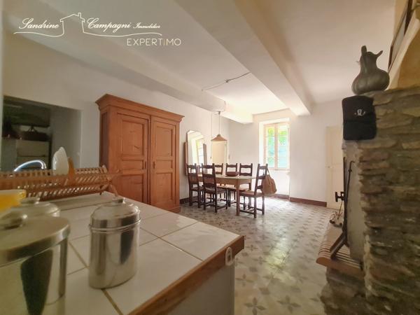 Caromb (84330) Partie de corps de ferme à rénover, à deux pas du coeur du village