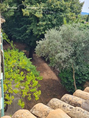 Caromb (84330) Partie de corps de ferme à rénover, à deux pas du coeur du village