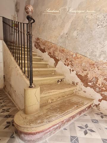 Caromb (84330) Partie de corps de ferme à rénover, à deux pas du coeur du village