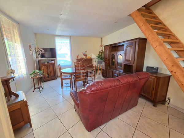 Maison individuelle habitable de plain-pied et grande dépendance aménagée