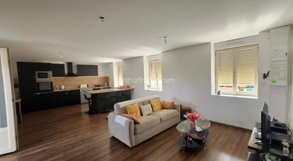 Vente                                                      Appartement
                        
                     3 pièces                      73 m2                     à Morestel