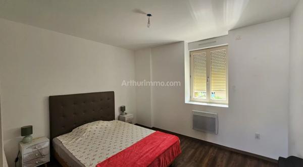 Vente                                                      Appartement
                        
                     3 pièces                      73 m2                     à Morestel