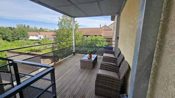 Vente                                                      Appartement
                        
                     3 pièces                      73 m2                     à Morestel