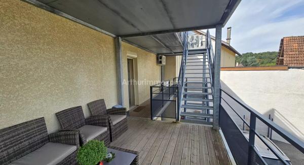 Vente                                                      Appartement
                        
                     3 pièces                      73 m2                     à Morestel