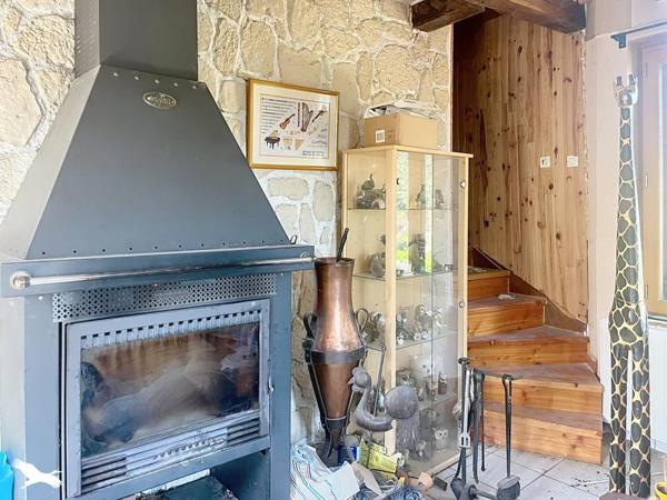 Maison 75 684 € Saint-Étienne-de-Maurs 3 p 140 m² DPE F