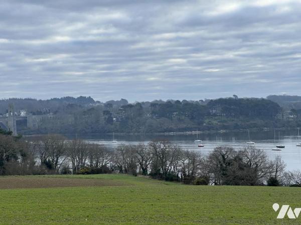 LANESTER quartier Saint Guenaël vue sur le blavet maison sur type 6 sur sous-sol sur 1306 M² 