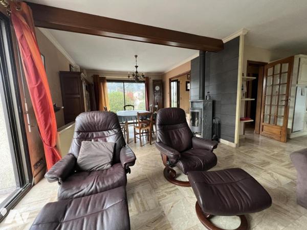 LANESTER quartier Saint Guenaël vue sur le blavet maison sur type 6 sur sous-sol sur 1306 M² 