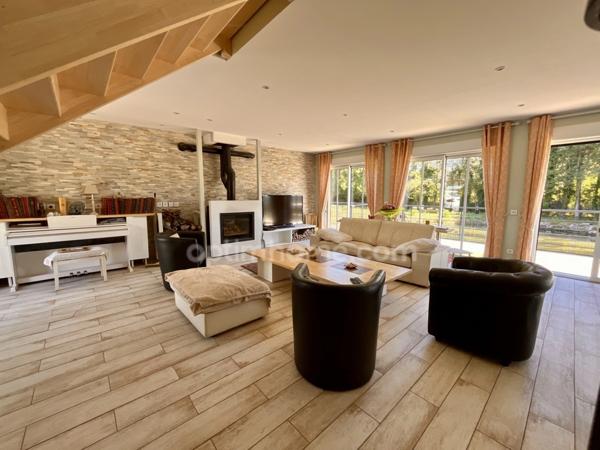 Aux portes des lacs, 2 habitations SPA, Etangs, sur 5900m²