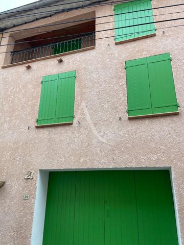 JOLIE MAISON DE VILLAGE DE 74M2 AVEC GARAGE, BALCON ET CAVE AU COEUR DE RIEZ (04).