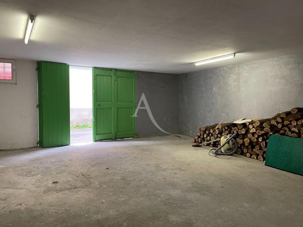 JOLIE MAISON DE VILLAGE DE 74M2 AVEC GARAGE, BALCON ET CAVE AU COEUR DE RIEZ (04).