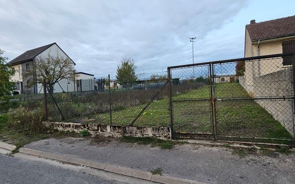 Terrain à vendre    Guignicourt