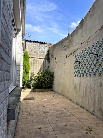 Maison à BOURBOURG, 59630 - 5 pièces 122m²