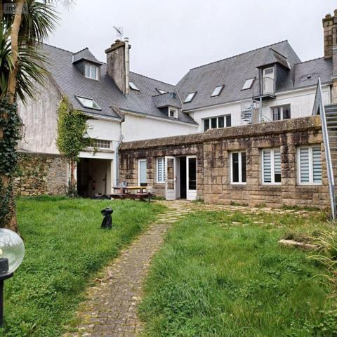 Immeuble à vendre à Saint-Pol-de-Léon dans le Finistère (29250), ref : 29104-IMMR1037   
HYPER CENTRE