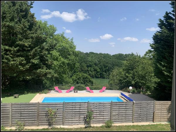 SITE D EXCEPTION, 6 HABITATIONS, UN LAC, DES BOIS, DES PRAIRIES à LA ROMIEU (32)