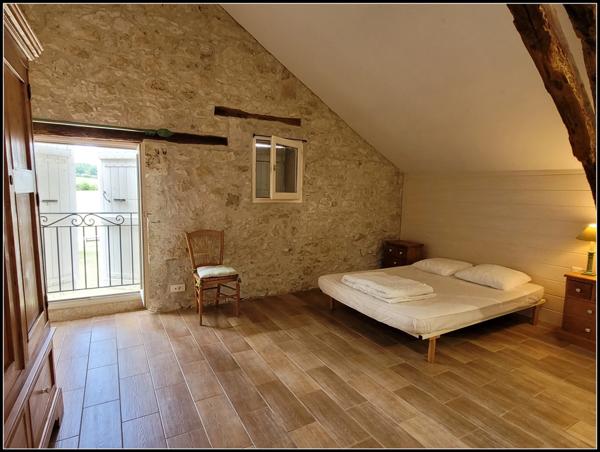 SITE D EXCEPTION, 6 HABITATIONS, UN LAC, DES BOIS, DES PRAIRIES à LA ROMIEU (32)