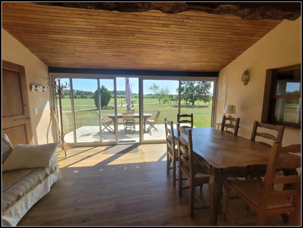 SITE D EXCEPTION, 6 HABITATIONS, UN LAC, DES BOIS, DES PRAIRIES à LA ROMIEU (32)