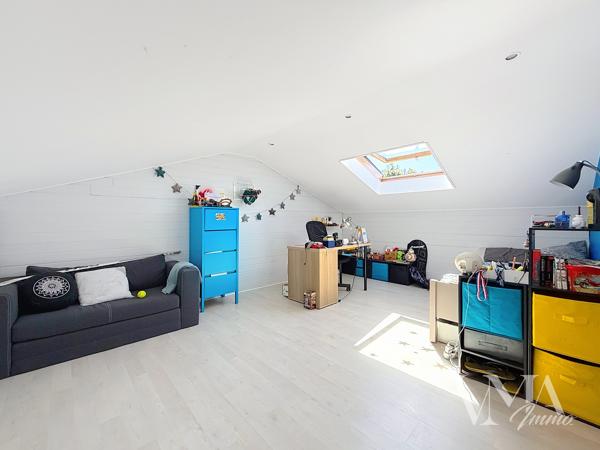 LA TOUR-DE-SALVAGNY – Maison familiale 7 pièces avec piscine 650 000 € | 146 m² Carrez | Terrain 631 m² Détails des diagnostics énergétiques