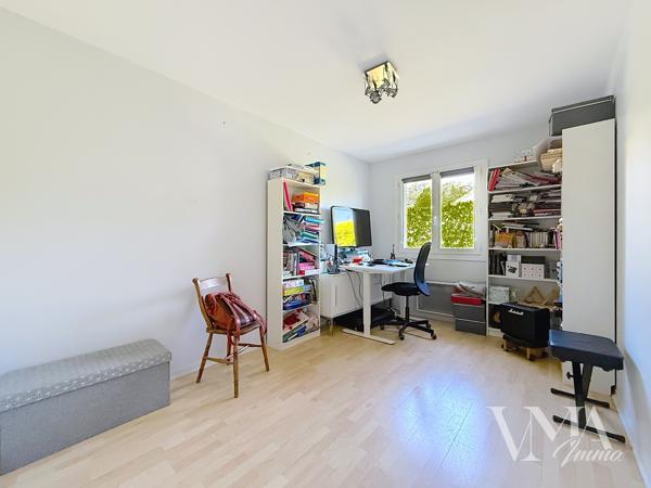 LA TOUR-DE-SALVAGNY – Maison familiale 7 pièces avec piscine 650 000 € | 146 m² Carrez | Terrain 631 m² Détails des diagnostics énergétiques