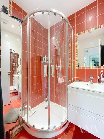 LA TOUR-DE-SALVAGNY – Maison familiale 7 pièces avec piscine 650 000 € | 146 m² Carrez | Terrain 631 m² Détails des diagnostics énergétiques