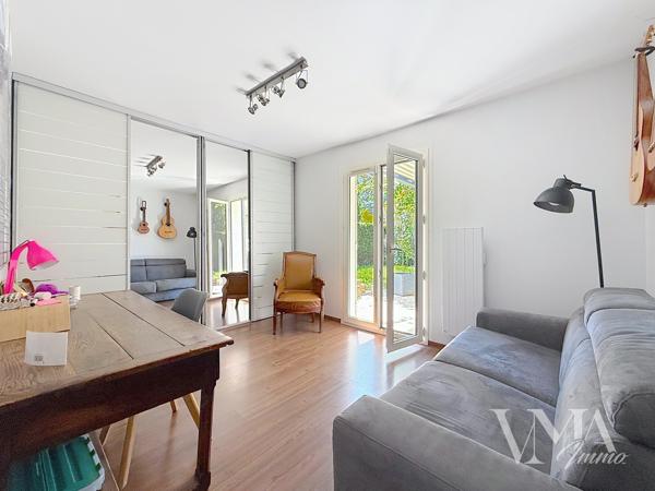 LA TOUR-DE-SALVAGNY – Maison familiale 7 pièces avec piscine 650 000 € | 146 m² Carrez | Terrain 631 m² Détails des diagnostics énergétiques