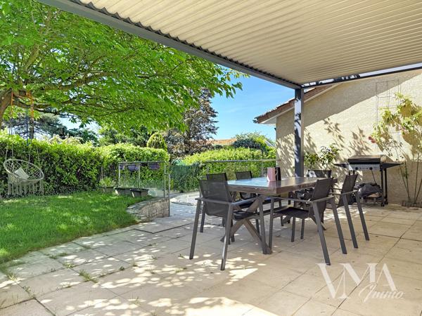LA TOUR-DE-SALVAGNY – Maison familiale 7 pièces avec piscine 650 000 € | 146 m² Carrez | Terrain 631 m² Détails des diagnostics énergétiques