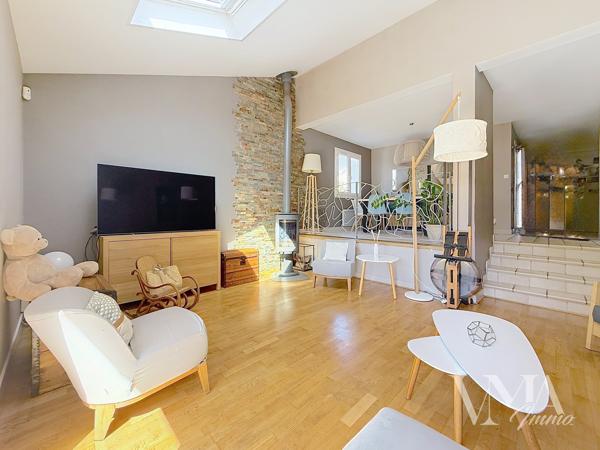 LA TOUR-DE-SALVAGNY – Maison familiale 7 pièces avec piscine 650 000 € | 146 m² Carrez | Terrain 631 m² Détails des diagnostics énergétiques