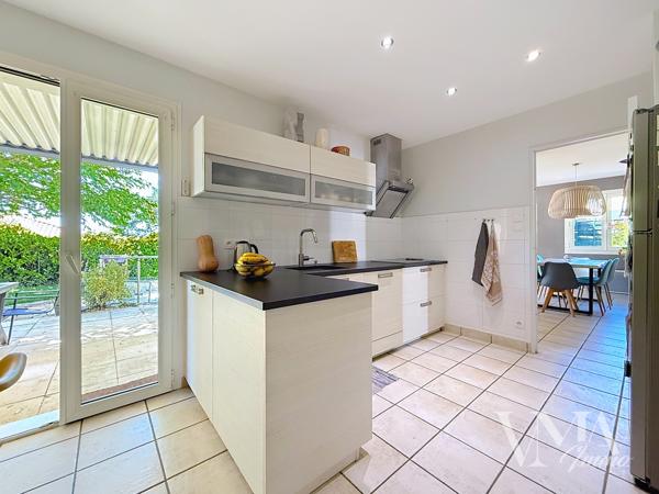 LA TOUR-DE-SALVAGNY – Maison familiale 7 pièces avec piscine 650 000 € | 146 m² Carrez | Terrain 631 m² Détails des diagnostics énergétiques