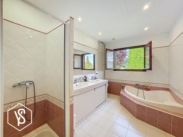 Bourg-Saint-Bernard (31570) VILLA "CLE DES CHAMPS"