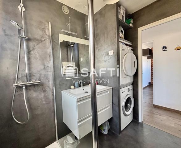 Bel appartement T3 rénové avec goût, vue sur port maria et mer
