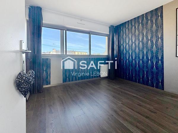 Bel appartement T3 rénové avec goût, vue sur port maria et mer