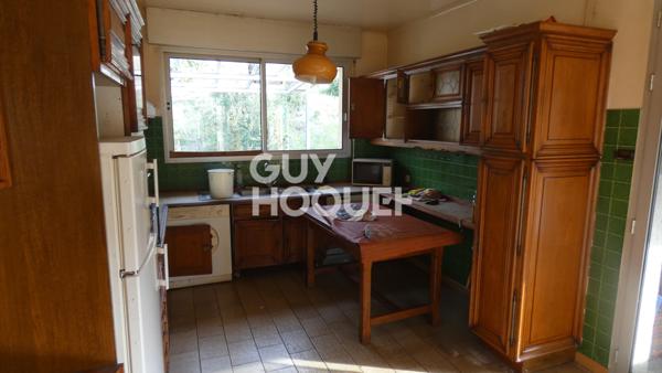 VENTE : Immeuble de 3 niveaux à SAINT LAURENT DE CERDANS