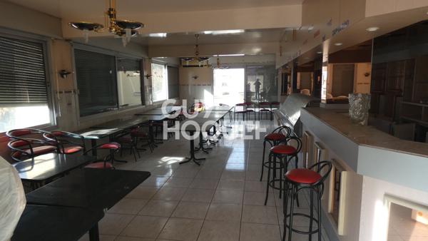 VENTE : Immeuble de 3 niveaux à SAINT LAURENT DE CERDANS