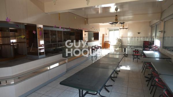 VENTE : Immeuble de 3 niveaux à SAINT LAURENT DE CERDANS