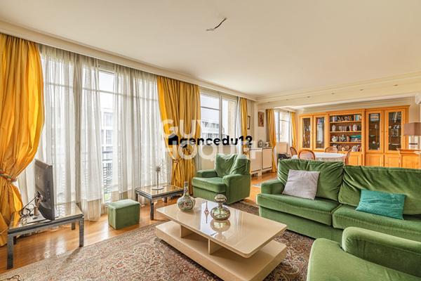 À VENDRE Appartement familial de 174 m² ,au 6ème étage avec ascenseur, Métro ligne 1