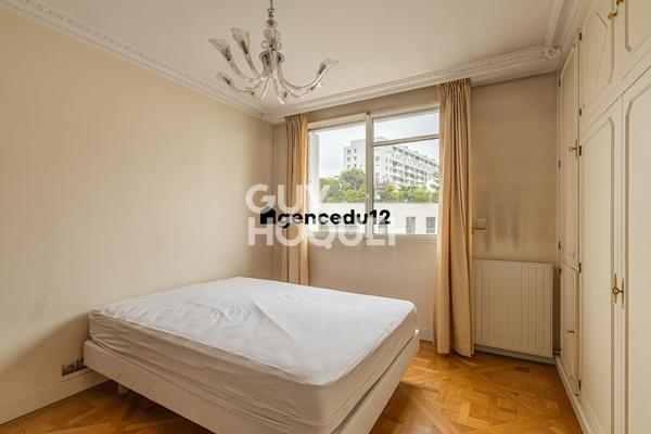 À VENDRE Appartement familial de 174 m² ,au 6ème étage avec ascenseur, Métro ligne 1