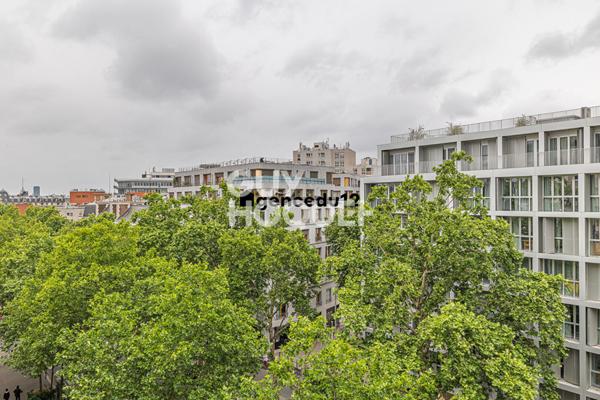 À VENDRE Appartement familial de 174 m² ,au 6ème étage avec ascenseur, Métro ligne 1