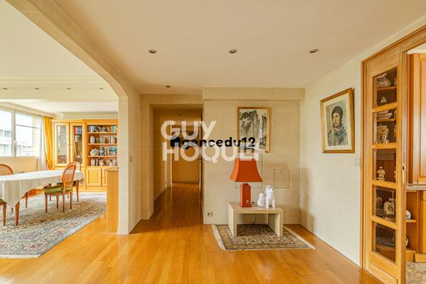 À VENDRE Appartement familial de 174 m² ,au 6ème étage avec ascenseur, Métro ligne 1