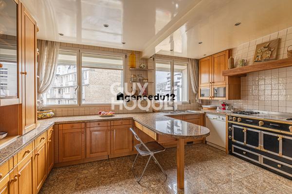 À VENDRE Appartement familial de 174 m² ,au 6ème étage avec ascenseur, Métro ligne 1