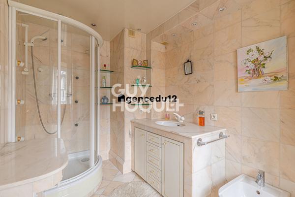 À VENDRE Appartement familial de 174 m² ,au 6ème étage avec ascenseur, Métro ligne 1