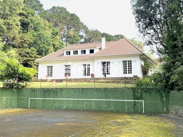 Maison 11 pièces - 216 m²